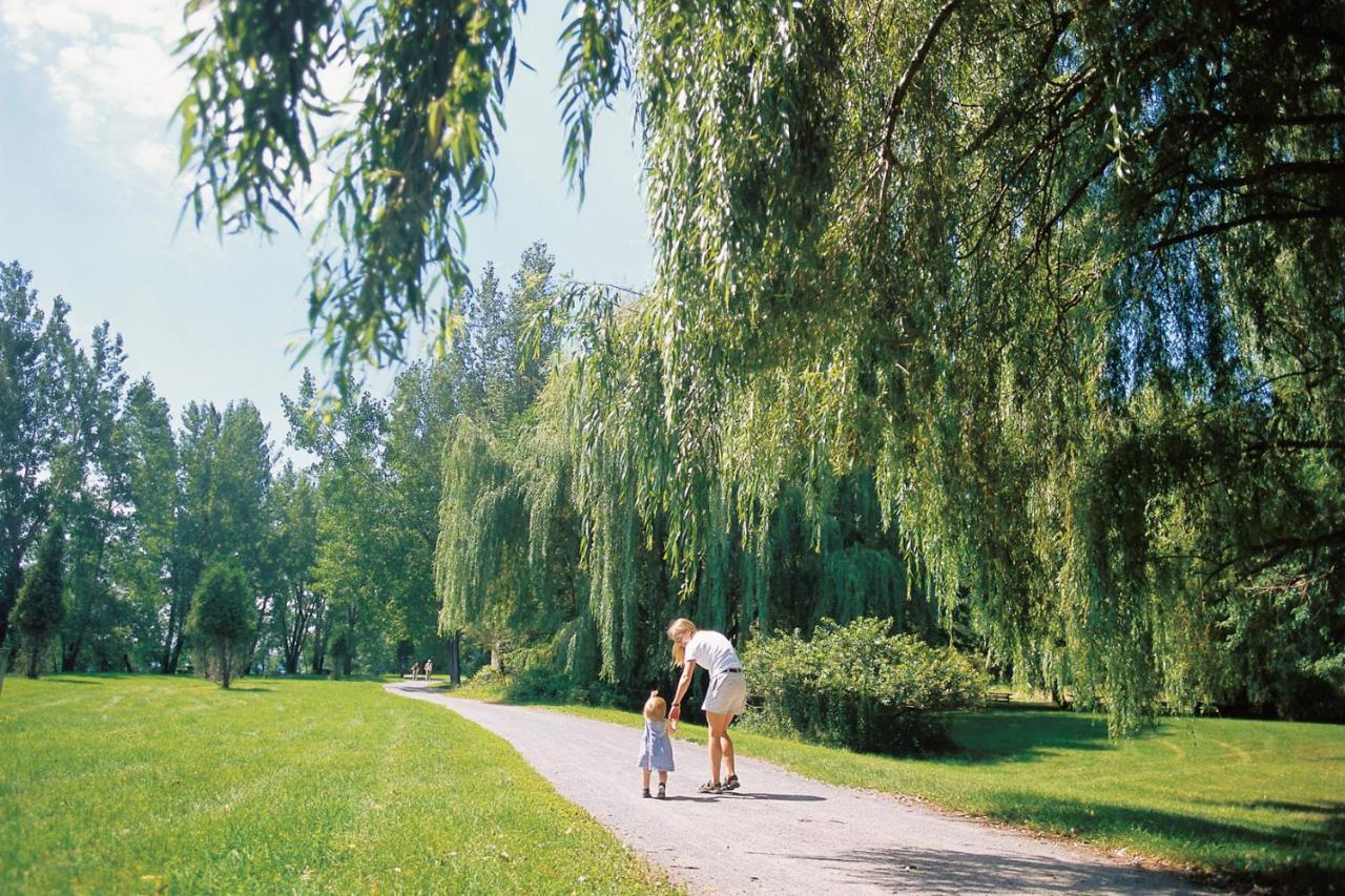 Hotels Gouverneur Montreal - Ile Charron Boucherville Εξωτερικό φωτογραφία